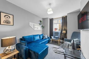 Stylish Gravesend Gem Sleeps 8 Free Parking